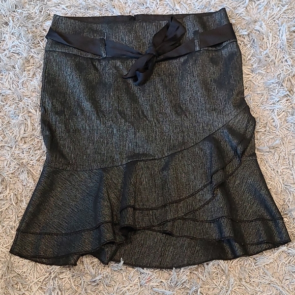 Fitted Black Skirt - Picture 1 of 3